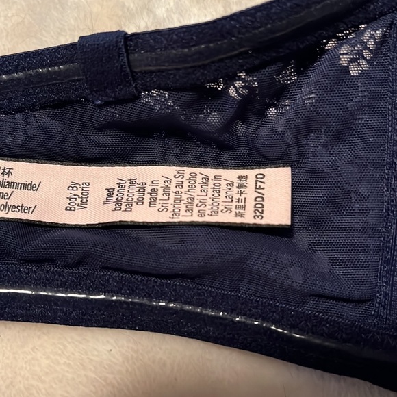 Victoria’s Secret Lined Balconet Strapless Lace Bra in Blue 32DD - Picture 6 of 7